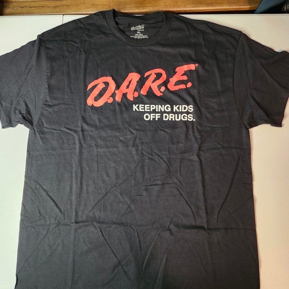 D.A.R.E. Keeping Kids Off Drugs Cotton T-Shirt with red 'D.A.R.E.'